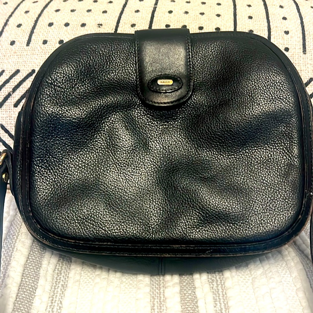 BALLY Classic purse great find!